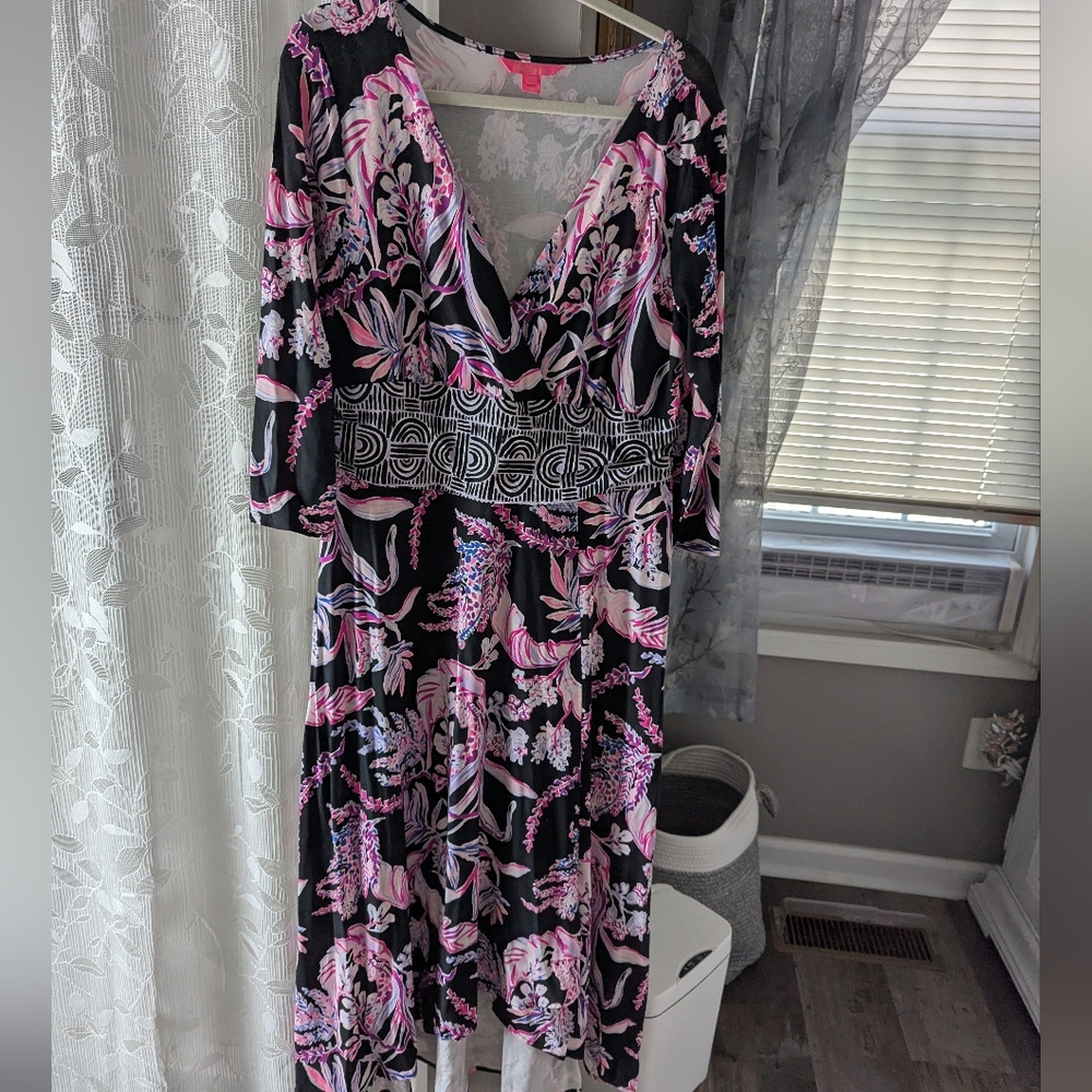 Lilly Pulitzer Black Midi Dress with Pink & White Floral Print Flueris Midi Oynx - Picture 2 of 6